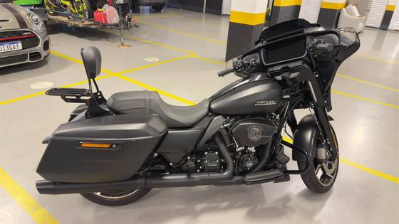 HARLEY-DAVIDSON CVO STREET GLIDE 